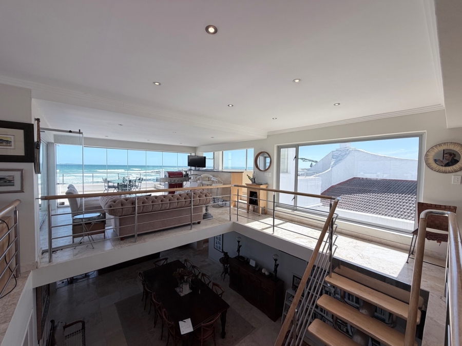 7 Bedroom Property for Sale in Bloubergstrand Western Cape